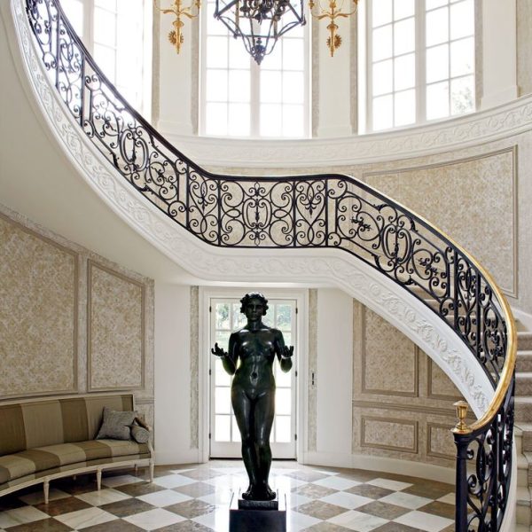 A Southwest Family Home Combines Modern Spirit and European Elegance