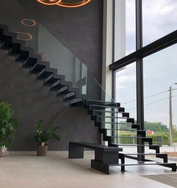 Luxueuze Moderne Monumentale Trap voor Bedrijfspanden - Genico Creative Stairs